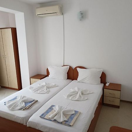 Guest House Ralitsa Pomorie Bagian luar foto