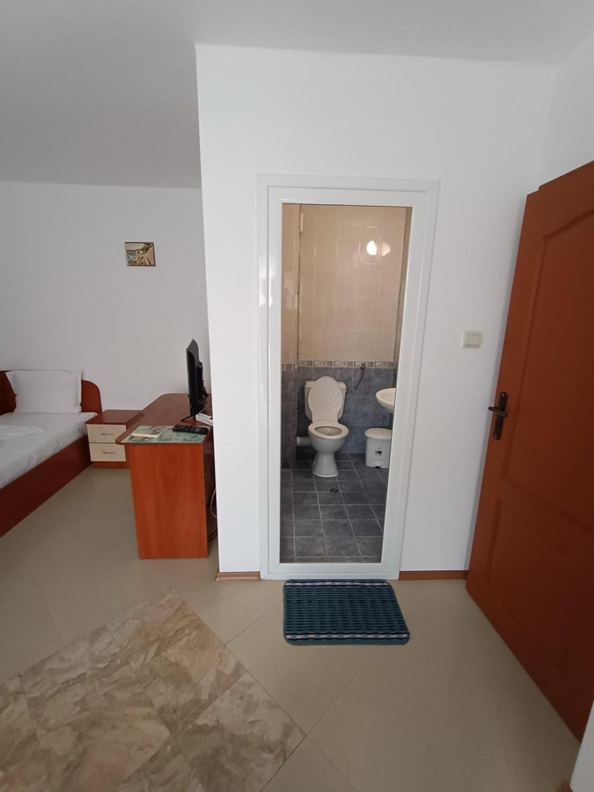 Guest House Ralitsa Pomorie Bagian luar foto