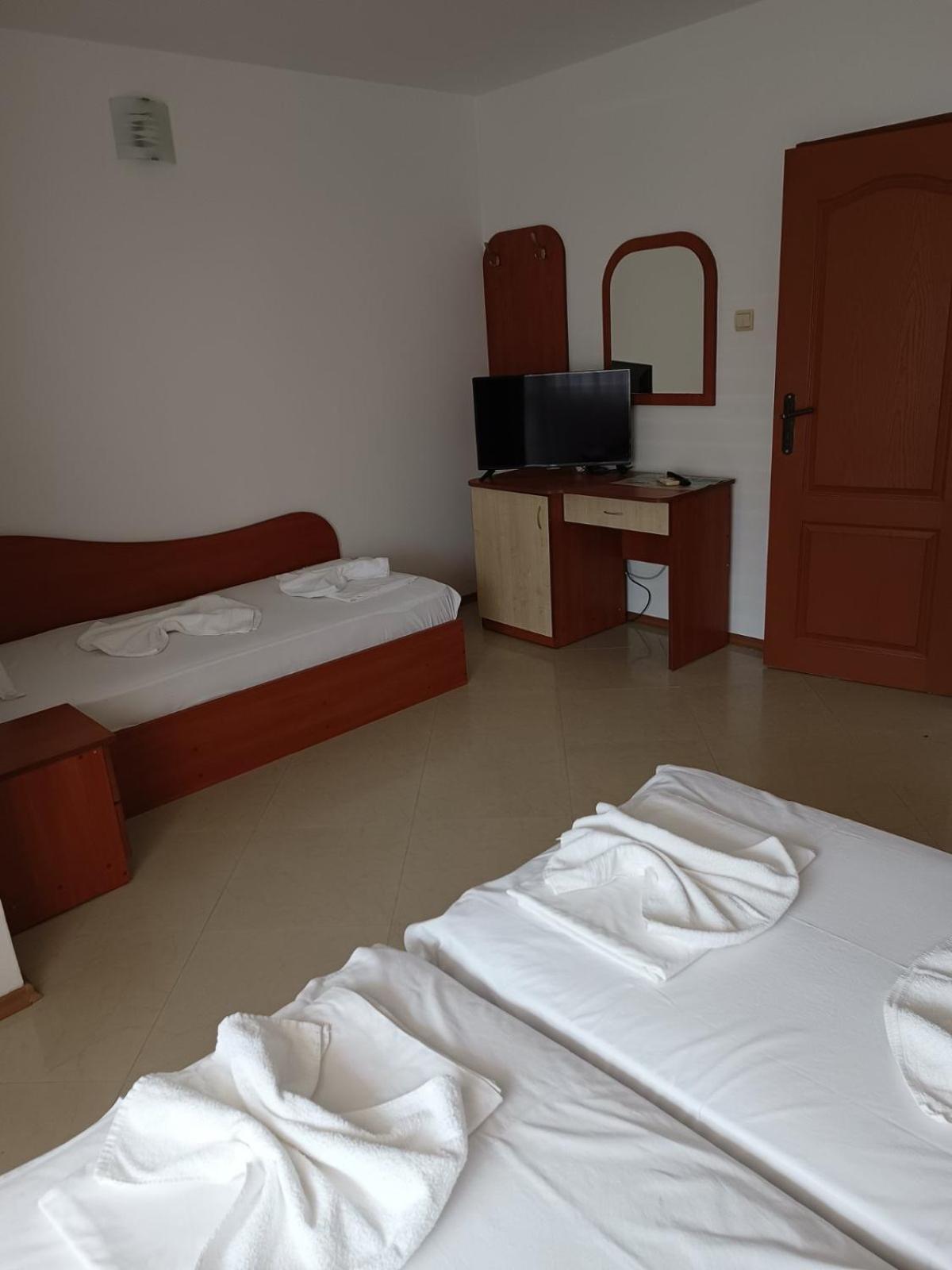 Guest House Ralitsa Pomorie Bagian luar foto