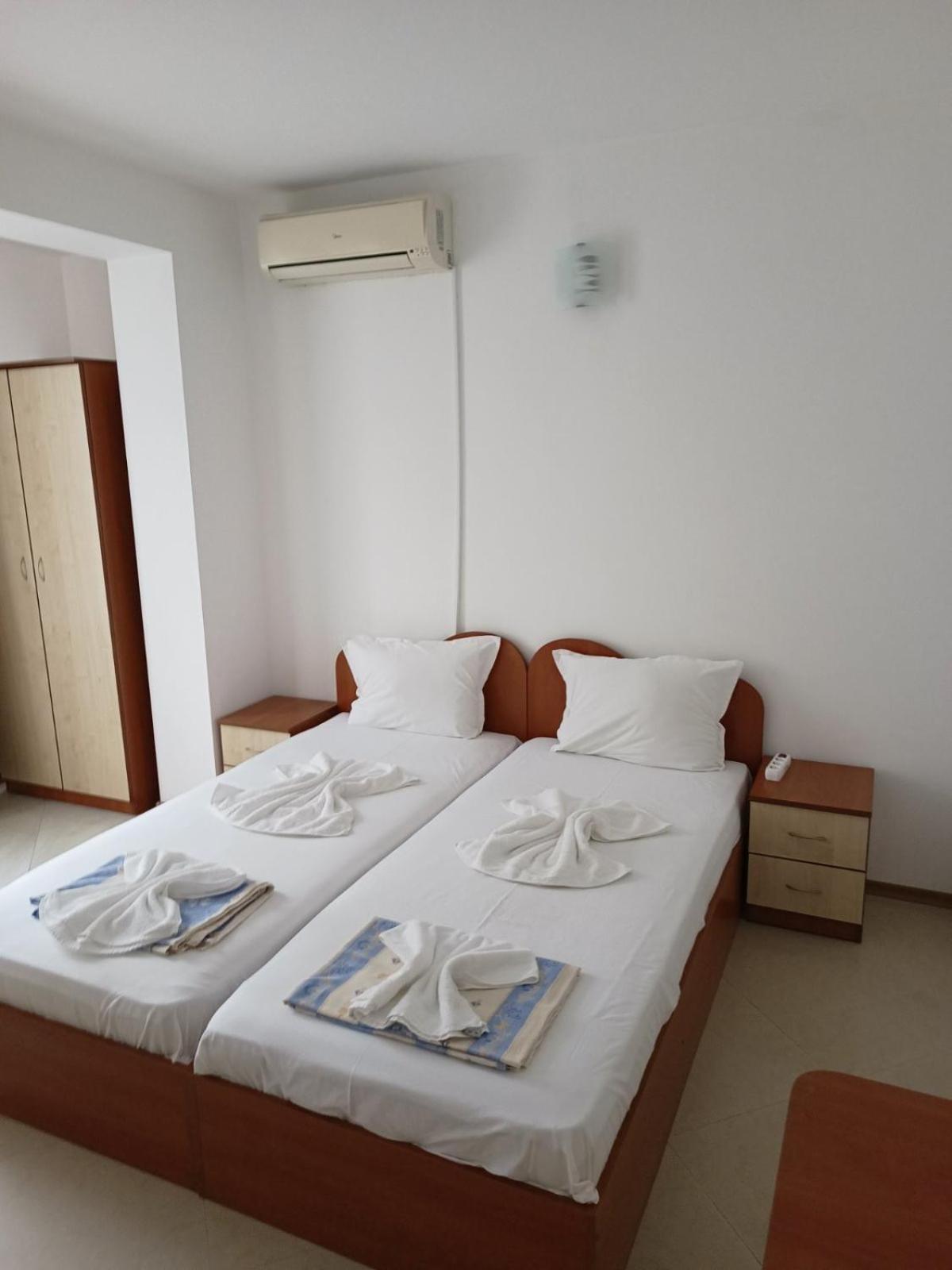 Guest House Ralitsa Pomorie Bagian luar foto