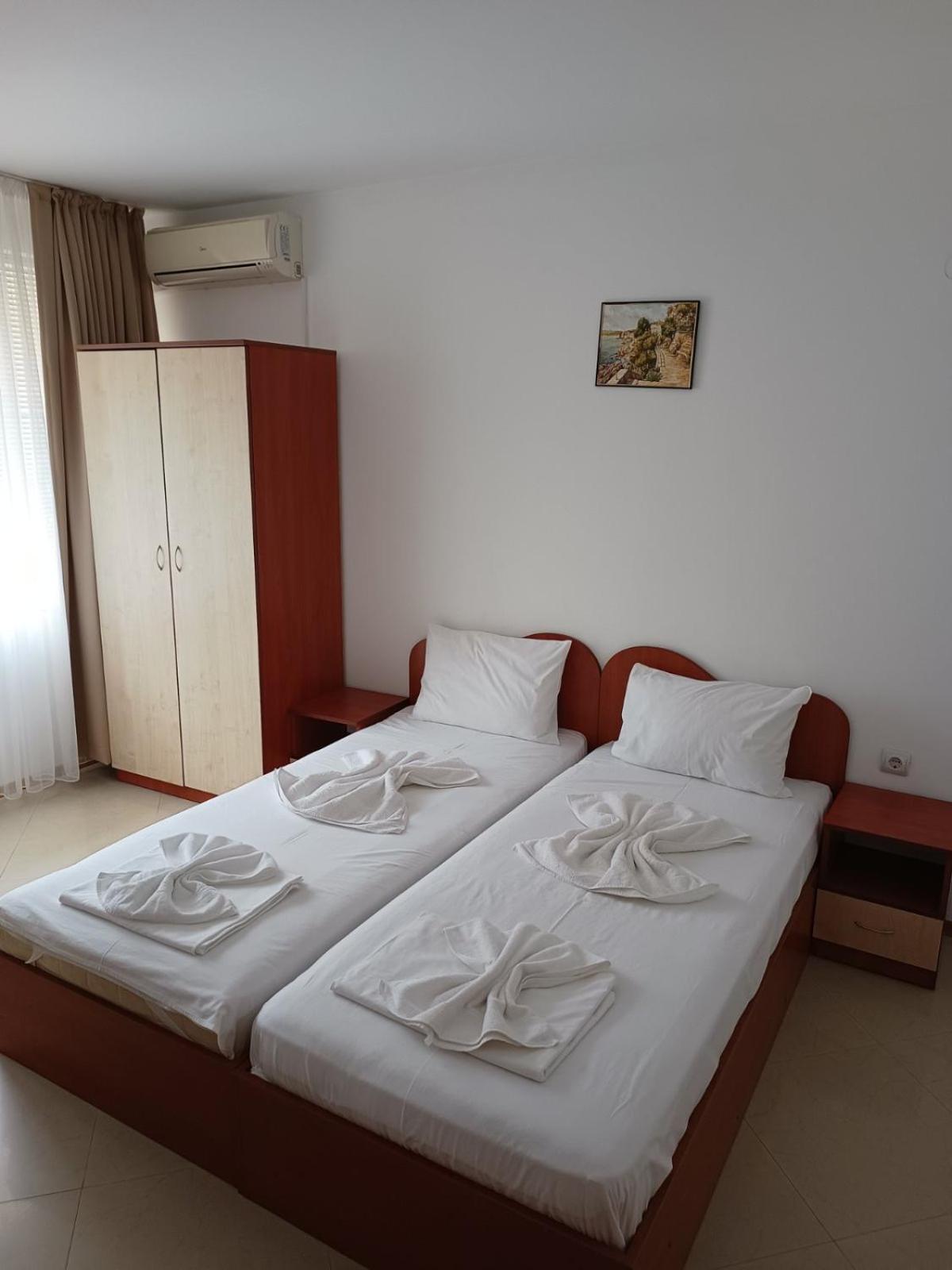 Guest House Ralitsa Pomorie Bagian luar foto