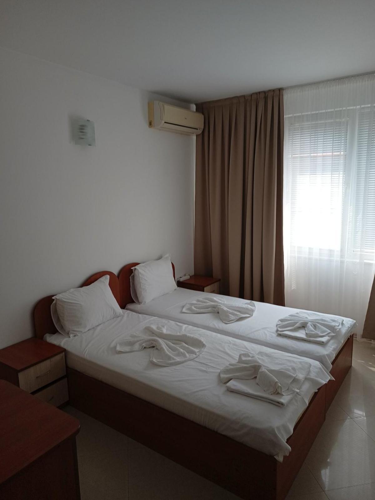 Guest House Ralitsa Pomorie Bagian luar foto