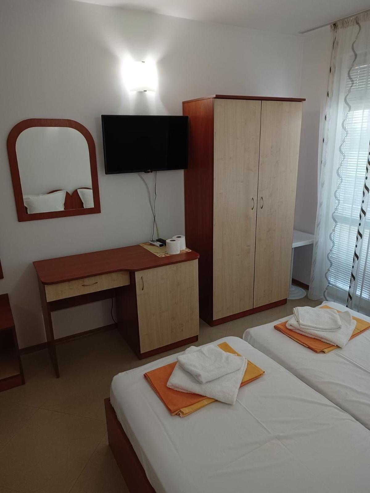 Guest House Ralitsa Pomorie Bagian luar foto
